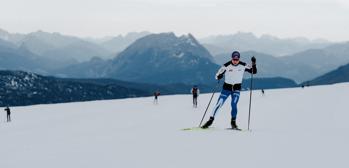 Hiihtokuva Alpeilta